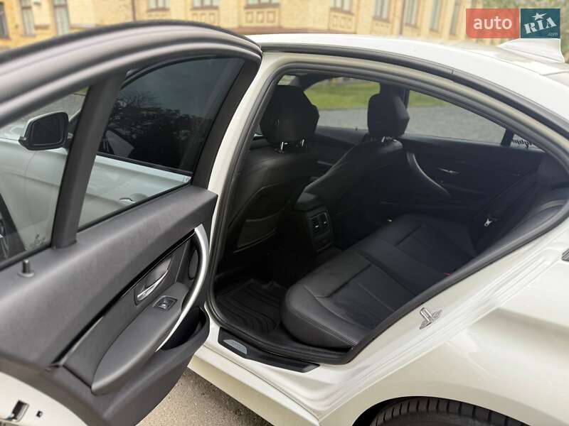 Седан BMW 3 Series 2016 в Києві