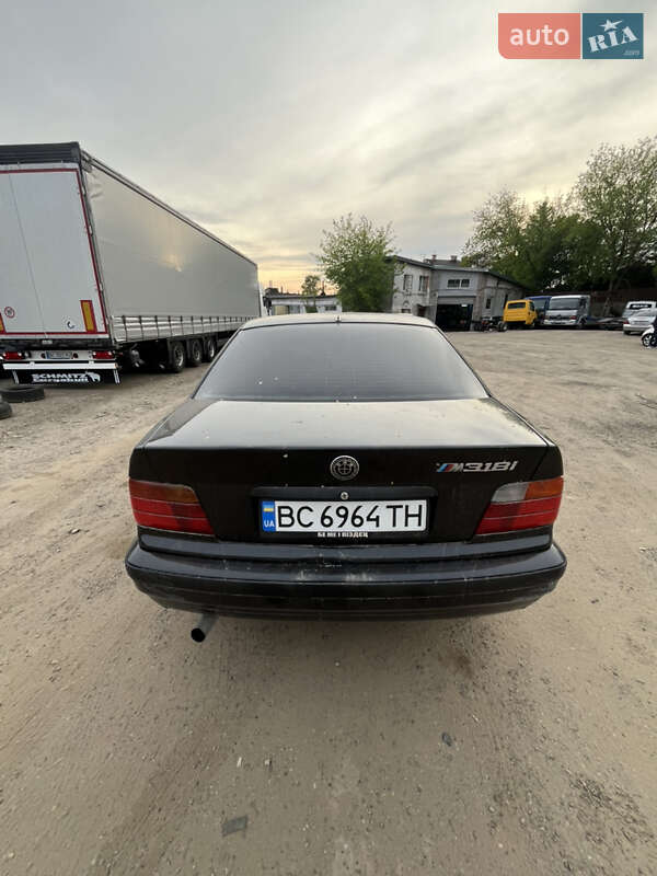Седан BMW 3 Series 1993 в Львове