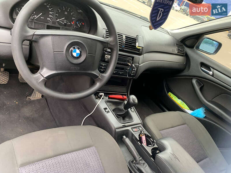 Седан BMW 3 Series 2003 в Лебедине