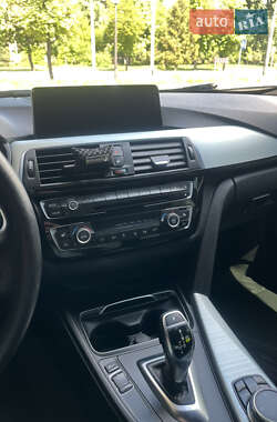 Седан BMW 3 Series 2016 в 