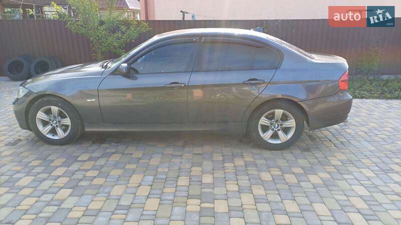 Седан BMW 3 Series 2005 в Гадяче