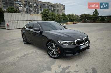 Седан BMW 3 Series 2022 в 