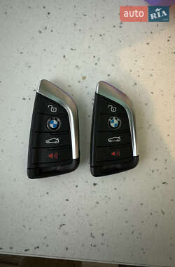 Седан BMW 3 Series 2022 в 