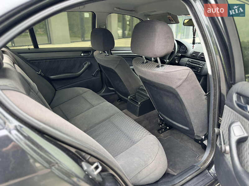 Седан BMW 3 Series 2000 в Новояворовске