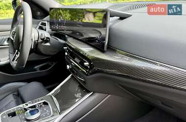 Седан BMW 3 Series 2025 в 