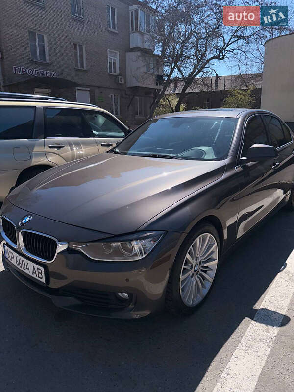 Седан BMW 3 Series 2014 в Запорожье