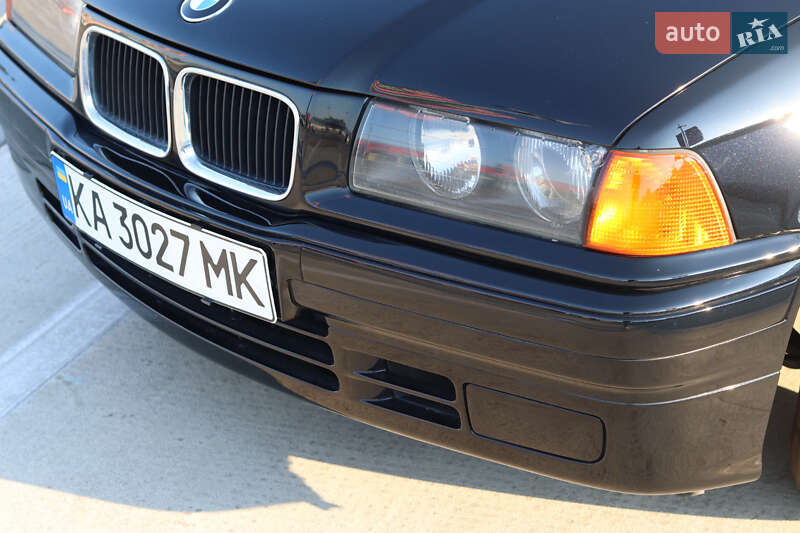 Седан BMW 3 Series 1995 в Киеве