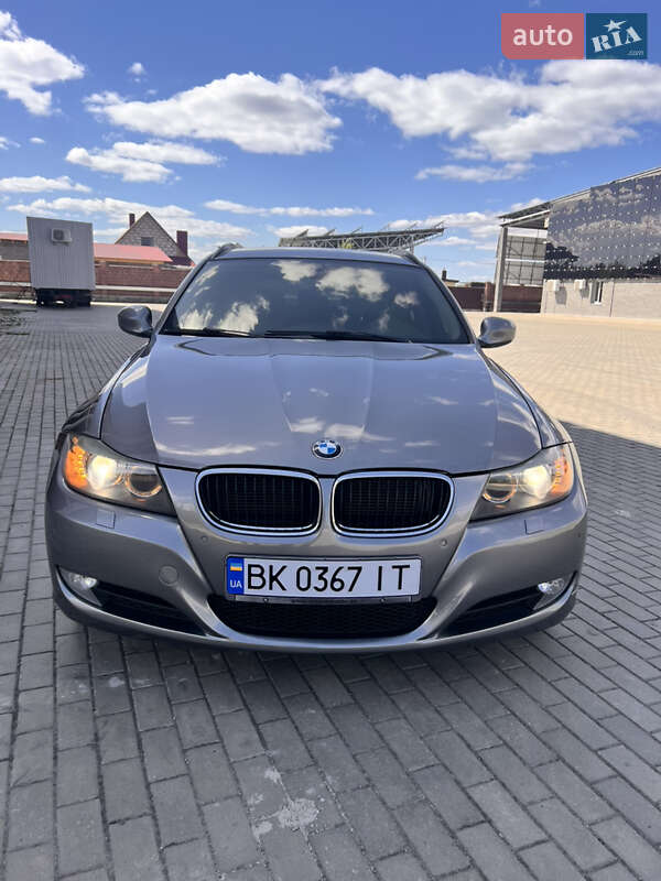 Универсал BMW 3 Series 2010 в Костополе