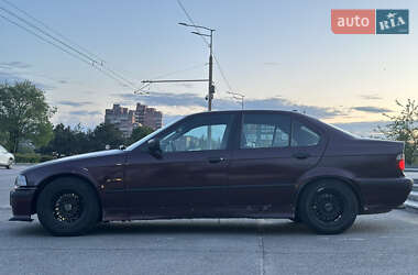 Седан BMW 3 Series 1993 в 