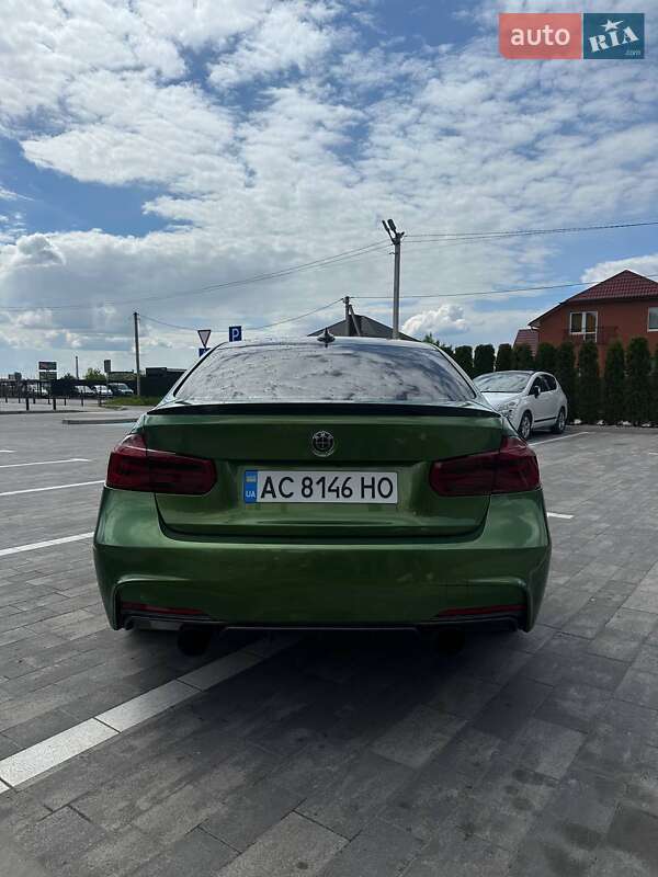 Седан BMW 3 Series 2017 в Луцке