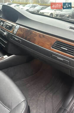 Седан BMW 3 Series 2011 в 