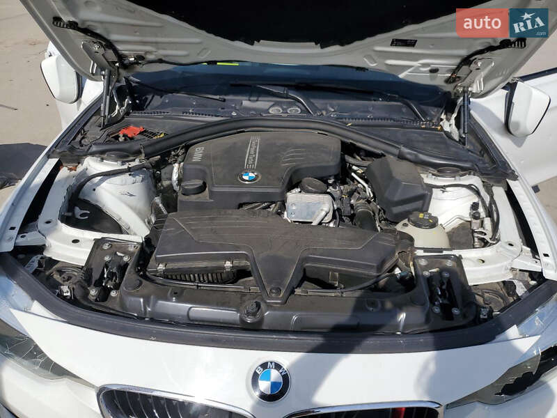 Седан BMW 3 Series 2016 в Львові