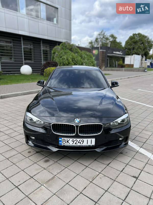 Седан BMW 3 Series 2015 в 