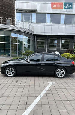 Седан BMW 3 Series 2015 в 