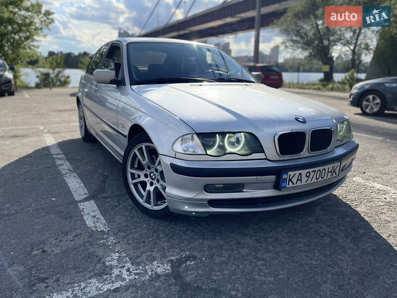 Седан BMW 3 Series 2001 в Києві
