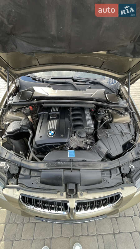 Седан BMW 3 Series 2006 в Києві