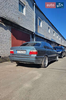 Седан BMW 3 Series 1994 в Вишгороді