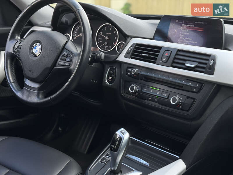 Седан BMW 3 Series 2015 в Киеве