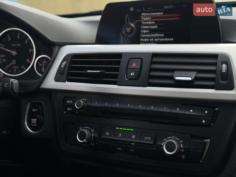 Седан BMW 3 Series 2015 в Киеве