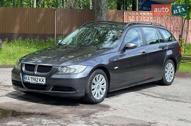 Универсал BMW 3 Series 2005 в Городне