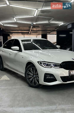 Седан BMW 3 Series 2022 в 