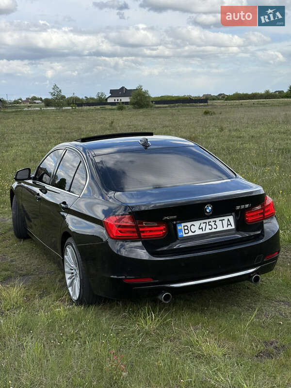 Седан BMW 3 Series 2015 в Львові