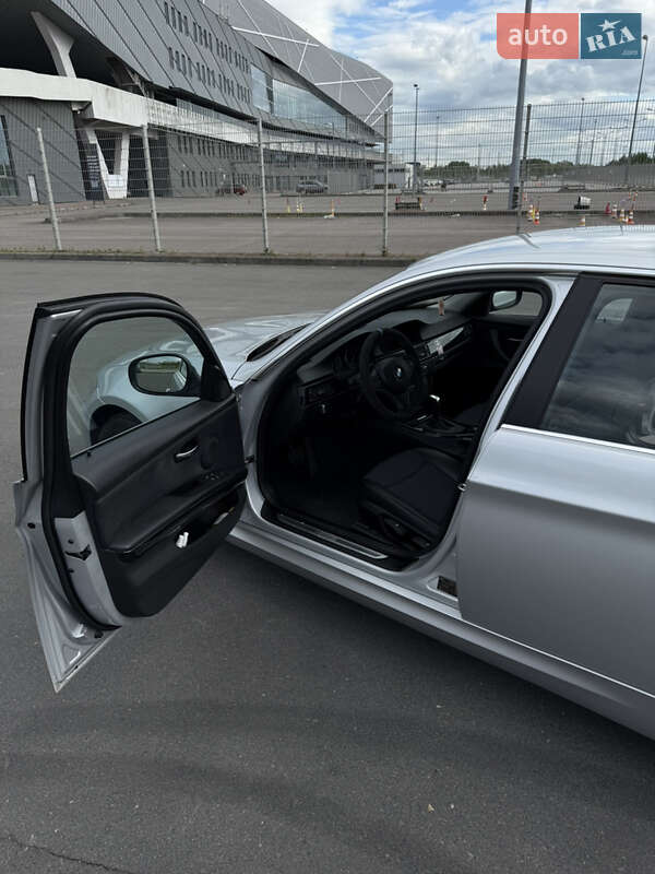 Седан BMW 3 Series 2010 в Львове фото 13 Седан BMW 3 Series 2010 в Львове