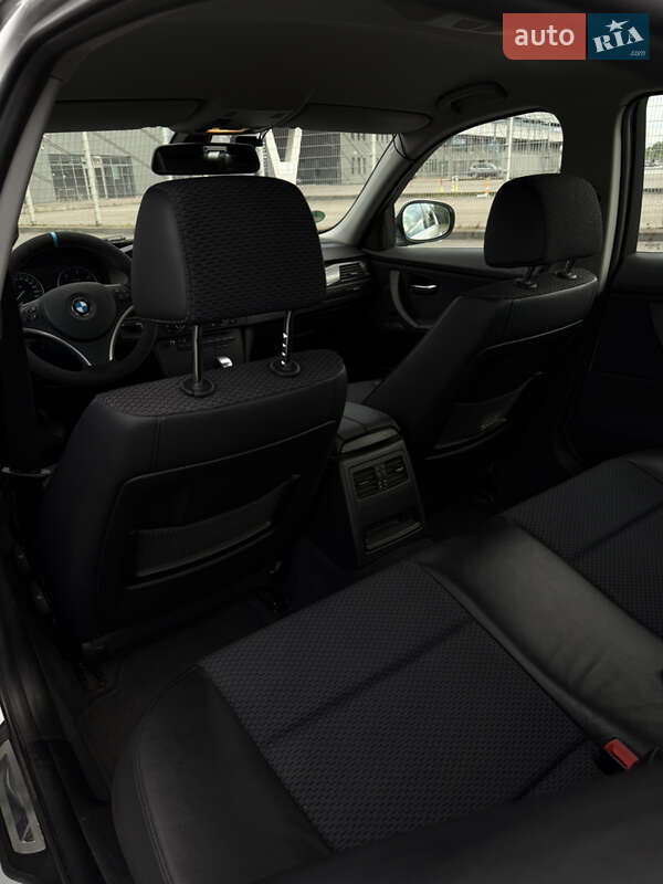 Седан BMW 3 Series 2010 в Львове фото 23 Седан BMW 3 Series 2010 в Львове