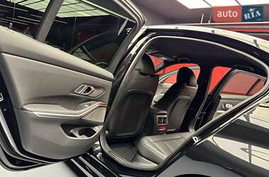 Седан BMW 3 Series 2025 в 