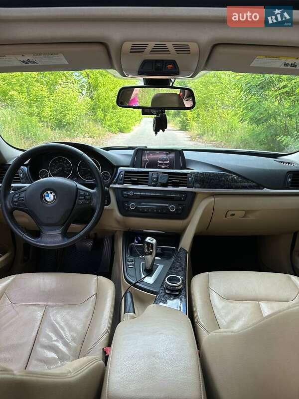 Седан BMW 3 Series 2012 в Смеле