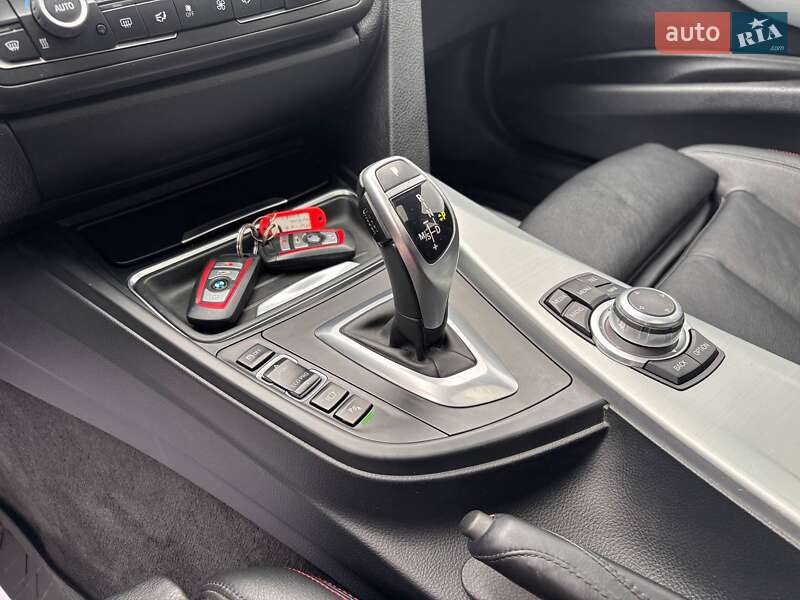 Седан BMW 3 Series 2012 в Львові