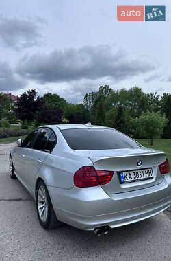 Седан BMW 3 Series 2010 в Львове