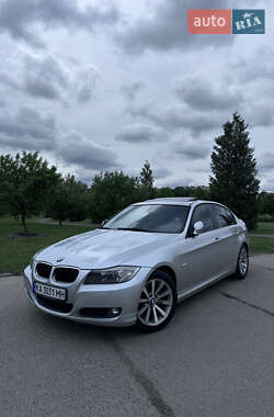 Седан BMW 3 Series 2010 в 