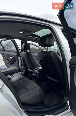 Седан BMW 3 Series 2010 в 