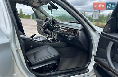 Седан BMW 3 Series 2010 в 
