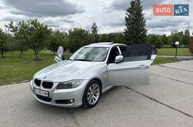 Седан BMW 3 Series 2010 в 