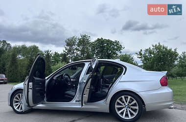 Седан BMW 3 Series 2010 в 