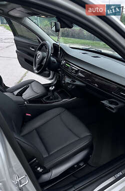 Седан BMW 3 Series 2010 в 