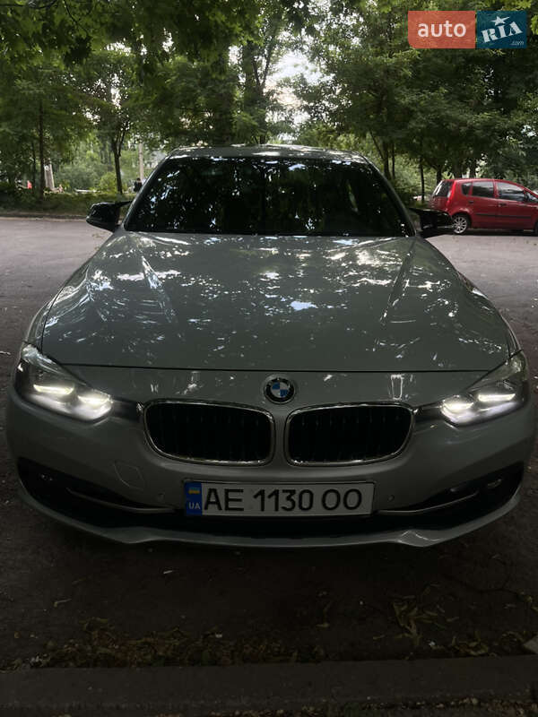 Седан BMW 3 Series 2016 в Днепре