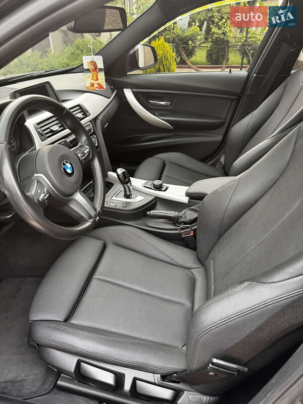 Седан BMW 3 Series 2017 в Одессе