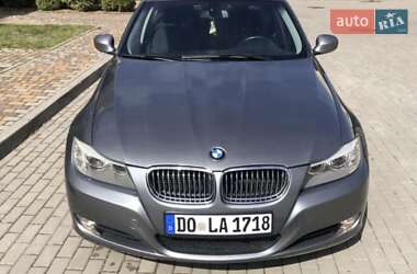 Седан BMW 3 Series 2010 в Костопілі
