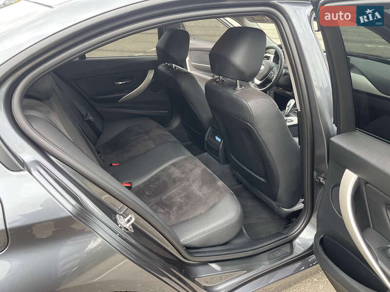 Седан BMW 3 Series 2015 в Киеве