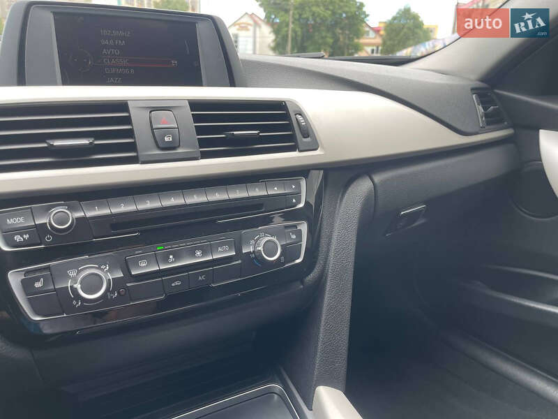 Седан BMW 3 Series 2015 в Киеве