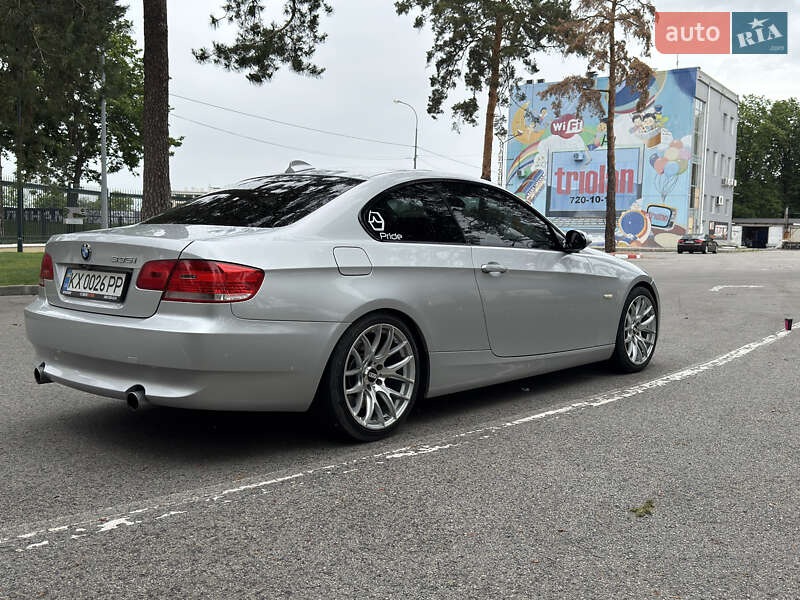 Купе BMW 3 Series 2009 в Харькове