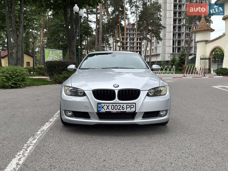 Купе BMW 3 Series 2009 в Харькове