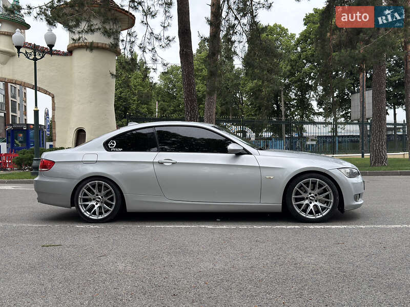 Купе BMW 3 Series 2009 в Харькове