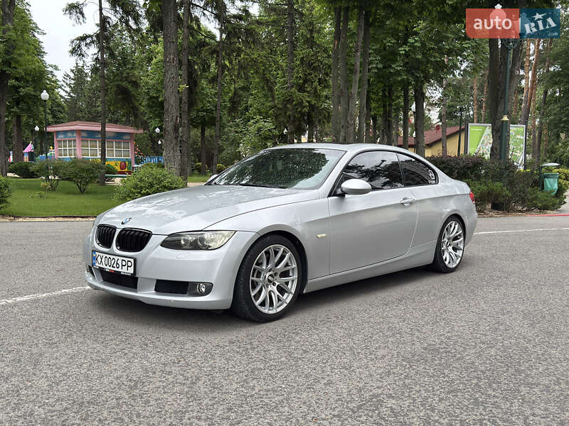 Купе BMW 3 Series 2009 в Харькове