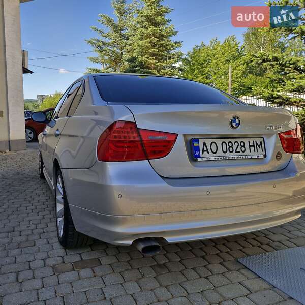 Седан BMW 3 Series 2011 в Сваляві