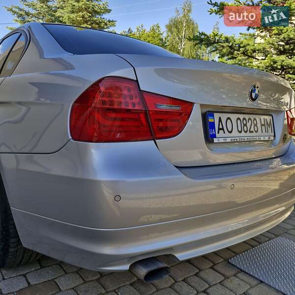 Седан BMW 3 Series 2011 в Сваляві