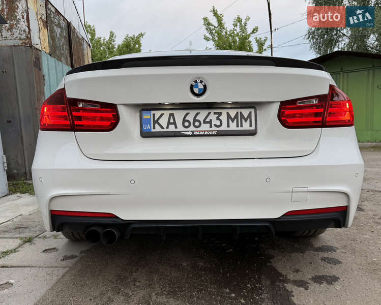 Седан BMW 3 Series 2015 в Киеве